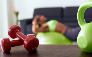 Allenamento home fitness ad alta intensità